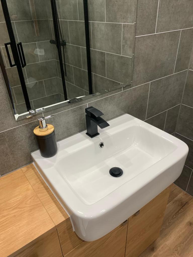 Modern Grassmarket Apartment Edimburgo Esterno foto