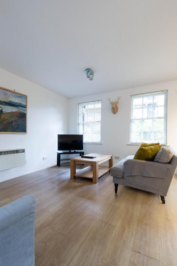 Modern Grassmarket Apartment Edimburgo Esterno foto