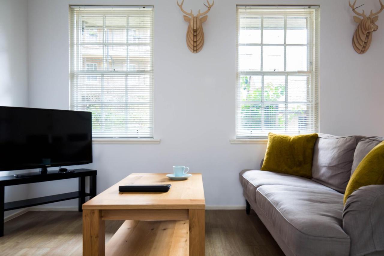 Modern Grassmarket Apartment Edimburgo Esterno foto