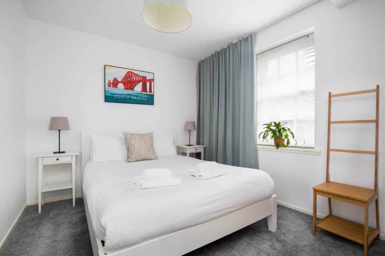 Modern Grassmarket Apartment Edimburgo Esterno foto